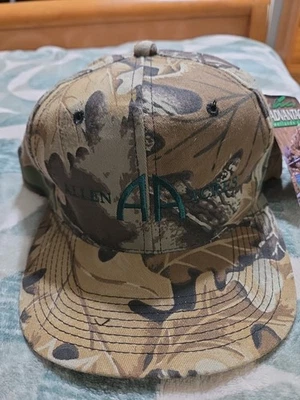 Sombrero Ducks Unlimited Advantage patrón humedal. Bordado con acres Allen.  Foto 1 de 4