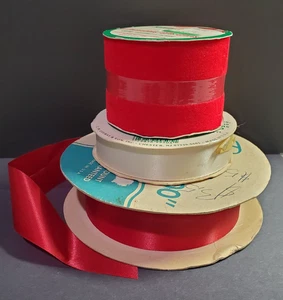 Lote de carretes de cinta de Navidad vintage de terciopelo, floristería roja y blanca - Imagen 1 de 9
