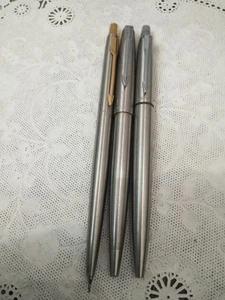PENNA VINTAGE PARKER FLIGHTER ACCIAIO INOX (2) & MATITA PARKER SS CON FINITURE ORO (1) - Foto 1 di 9