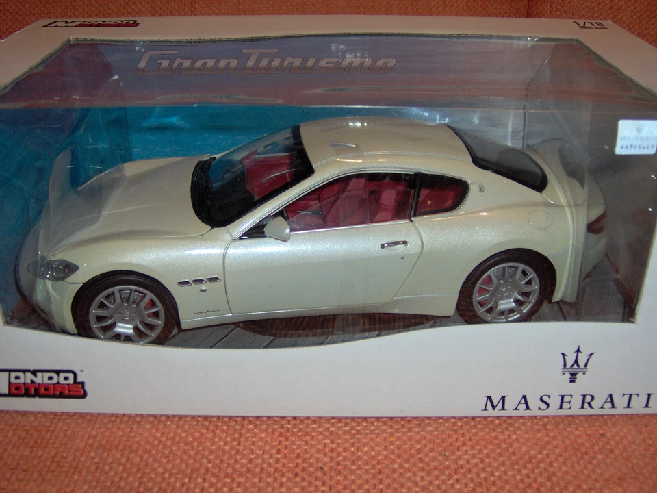 Maserati Granturismo Mondo Motors 1:18 - Immagine 1 di 1