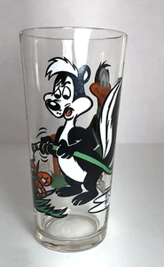 Pepsi Warner Bros Glass Pepe Le Pew Daffy Duck 1976 Series Cartoon Advertising - Picture 1 of 2