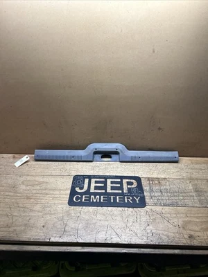 84-96 Jeep Cherokee XJ OEM Área de Carga Traseira Painel Inferior de Plástico Acabamento de Peitoril Cinza 3* - Imagem 1 de 4