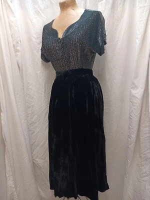 Falda y Top Vintage Años 70 Terciopelo Negro y Plateado y Negro Metálico College Town M Foto 1 de 4