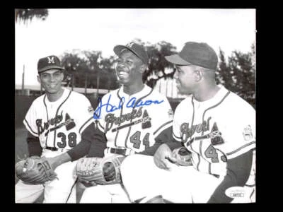 Hank Aaron JSA COA Signed  8x10 Photo Autograph Milwaukee Braves - Image 1 of 3