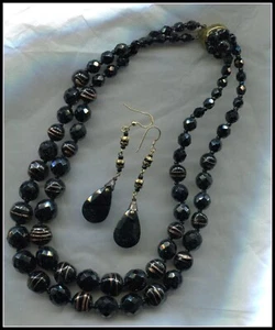 ANTIQUE VERY BEAUTIFUL BLACK JET TWO ROW NECKLACE WITH BANDING + EARRINGS - Picture 1 of 2