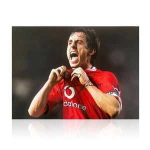 Gary Neville Signed Manchester United Football Photo: Badge - Picture 1 of 3