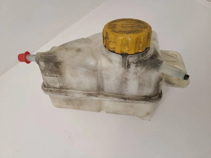 2004-2008 CHEVROLET AVEO Coolant Reservoir 96817343 04-08        - Imagem 1 de 4