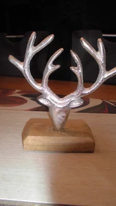 Aufsteller Weihnachten  Hirschkopf auf Holzsockel  17 cm hoch - Bild 1 von 2