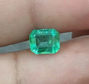 GSI Certificate 1.54ct Medium Green Emerald, Natural Gem - Picture 1 of 8