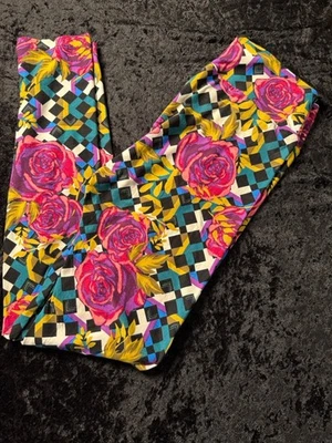 LuLaRoe One Size OS Leggings Floral Lattice Rose Pink Purple Soft High Rise NWOT - Image 1 of 4