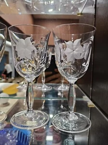 ✨ Preloved RCR Crystal Etched Wine Glasses – Pair ✨worldwide free shipping - Picture 1 of 9