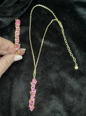 👠👠Juego de collar y brazalete RJ Graziano tono dorado y cristal rosa Foto 1 de 3