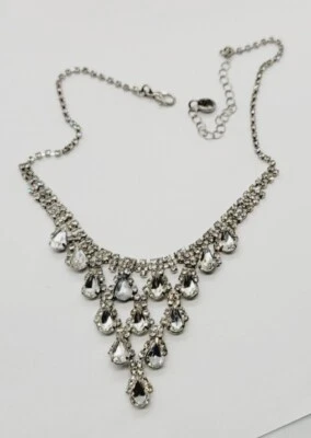 Collar de pasarela con pedrería de cristal 17 pulgadas MB Studio Foto 1 de 4