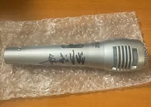 Micrófono Autografiado Frankie Valli FIRMADO AUTO Cuatro Estaciones - Imagen 1 de 4