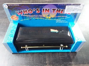 1998 Who's In There Shaking & Talking Sarg Spielzeug Neu - Bild 1 von 10