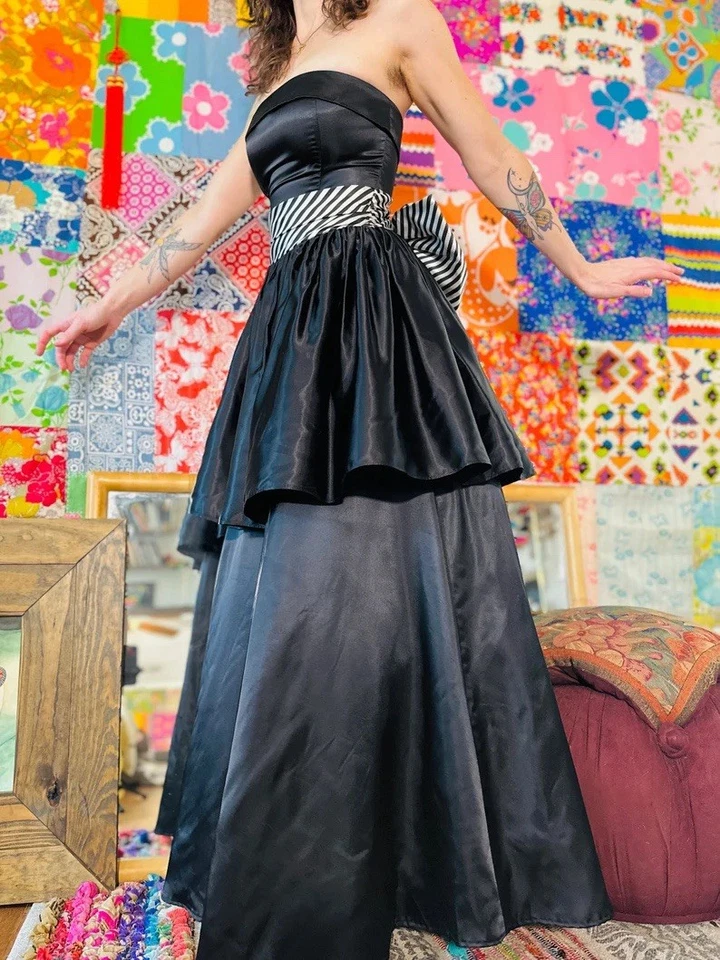 Винтажный 90-х Gunne Sax черный атлас официальный принцесса мяч платье выпускного вечера платье без бретелек - Изображение 1 из 4