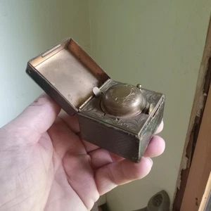 1860s LEATHER COVERED BRASS NON SPILLING TRAVELER'S POCKET INKWELL - Picture 1 of 11