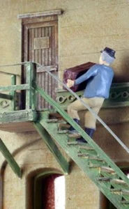 Lugging freight up the stairs working figure Finished HO scale - Picture 1 of 1