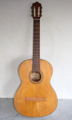 Guitarra acústica clásica vintage VENTURA BRUNO. Reparación de piezas V-1583 Foto 1 de 4