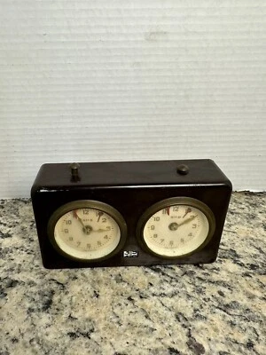 RARE VINTAGE BAKELITE BHB MADE IN WEST GERMANY ART DECO CHESS CLOCK MASTER - Image 1 of 4