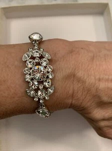 78 $ Givenchy silberfarbenes großes Flexarmband GB14 - Bild 1 von 5