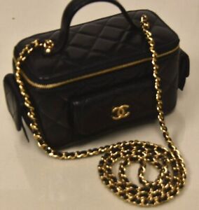 New CHANEL 22K Vanity Clutch Gold Chain Black Quilted Lambskin Top Handle Bag CC