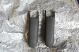 00-06 CHEVY TAHOE SUBURBAN YUKON REAR ROOF RACK END CAP SET SNAP ON cross bar - Picture 1 of 5