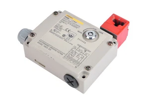 OMRON safety door lock switch D4BL-1DRA limit electromagnet operating 24VDC - Picture 1 of 4
