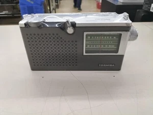TOSHIBA Junk TOSHIBA Model number: RP-1400F Radio - Picture 1 of 7