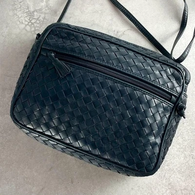 Bolso de Hombro Bandolera Bottega Veneta Intrecciato Para Hombre Cuero Azul Marino Usado Foto 1 de 4