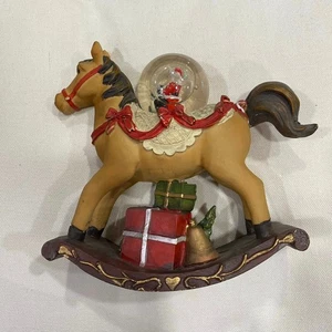 Rocking Horse with Santa Snow Globe Holiday Decor  - Imagen 1 de 8