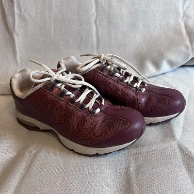 Nike Women's Airmax Zen Premium Size 7 Leather Burgandy Paisley Low Top Sneaker - Image 1 of 4