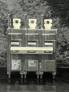 I-T-E Type BQ --BQ3B080  80AMP 240V 3 pole Circuit Breaker - Picture 1 of 7