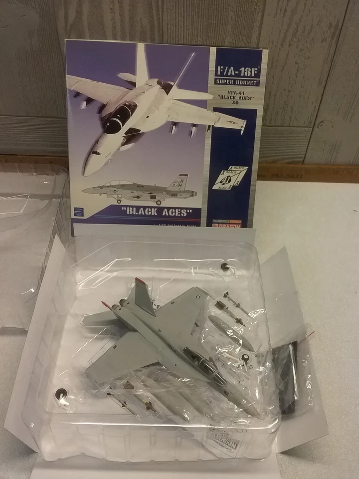 Dragon Wings 50179 F/A-18F Super Hornet 1:72 Black Aces US Navy VFA-41 XO - Image 1 of 4