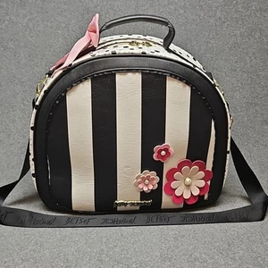 Betsey Johnson Weekender In Bloom Train Case Carry-On Bag Floral Travel Luggage - Picture 1 of 18