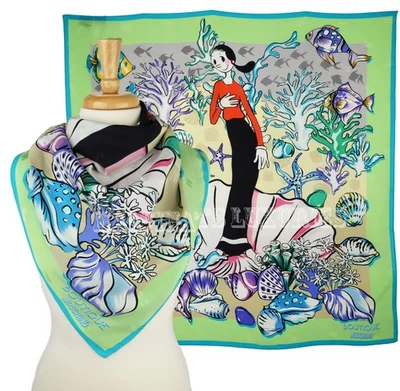 Cachecol Moschino Boutique Olive Oyl Vênus estampado crepe seda quadrado 34" - Imagem 1 de 4