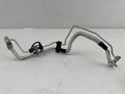 Manguera de tubo de aire acondicionado Volkswagen Golf VIII 2020 8R0260696A 110 kW Foto 1 de 4