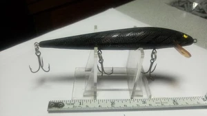 UNK, RARA ESCA TOPWATER/JERK ALL BLACK, CORPO 4 1/2", I GANCI SONO VINTAGE, USATA IN OTTIME CONDIZIONI - Foto 1 di 4