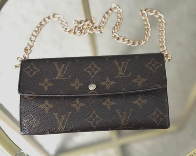 Louis Vuitton Cartera Sarah Monograma Larga Marrón Auténtica con Cadena Foto 1 de 4