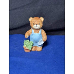 Lucy & Me Rigg Teddybär Gardner mit Pflanzenfigur - Bild 1 von 4