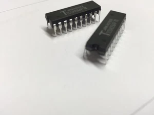 4 x TC514256AP-70 TOSHIBA 514256 256x4 256 x 4 DRAM DIP20 Amiga Commodore UKSTK - Picture 1 of 2