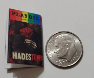 Miniatur Puppenhaus Spielzettel 1/12 1" Broadway Theater Hadestown Musical Regenbogen - Bild 1 von 6