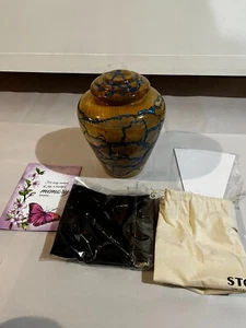 Stonlif Handmade Wooden Urn | Large 200 cu/in | Screw on Lid - Picture 1 of 8