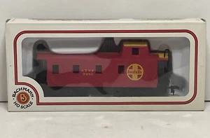 Bachmann HO Scale ATSF Caboose No. 3851 - Picture 1 of 10