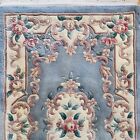 90x160 handgefertigter blauer und beige Blumenmuster geprägt Vintage chinesischer Teppich