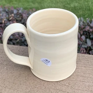 Brett Beasley Ceramics Hand Made in North Carolina Art Pottery NEW Ivory Mug - Picture 1 of 8