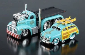 ZD Maisto 1:64 1953 Mack B61 Flatbed Trailer 1950 Woody Model Diecast Metal Car - Picture 1 of 7