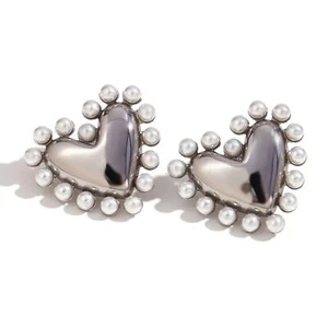 Pendientes Corazón Modernos con Perlas Artificiales, Acero Inoxidable, Plata - Imagen 1 de 5