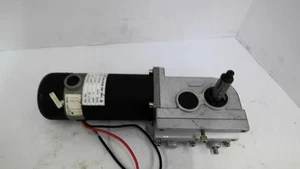 Yang Jing Industrial P6014284 DC Gear Motor 4200RPM 24V/ 21:1 Ratio Brake 24VDC - Picture 1 of 12