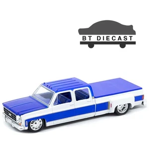 M2 MACHINES 1977 CHEVROLET CHEYENNE SUPER 30 LA 1/64 WHITE / BLUE 39000 MJS05 - Picture 1 of 2